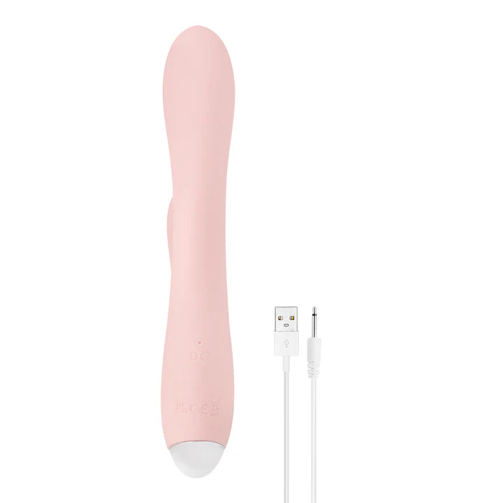 Vibrador Clit BFF acompañado de cable de carga USB tipo pin, ideal para uso portátil y discreto.