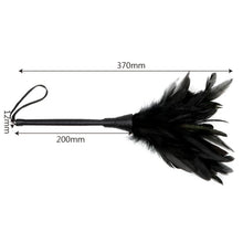 Cargar imagen en el visor de la galería, latigo tantra de plumas 